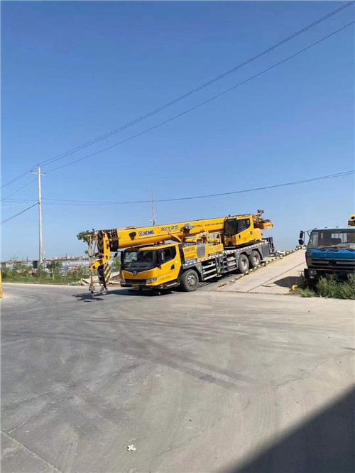 吊车作业时，可能会产生哪些额外收费项目？